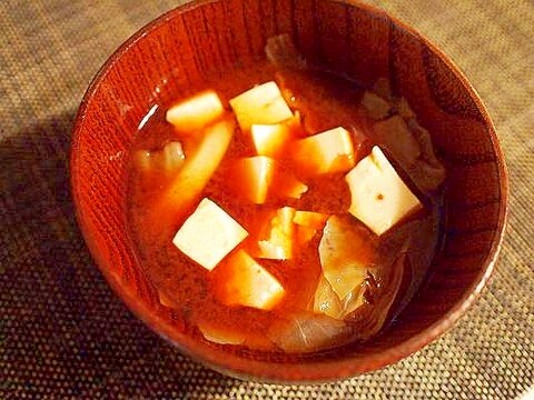 絹豆腐とキャベツのお味噌汁
